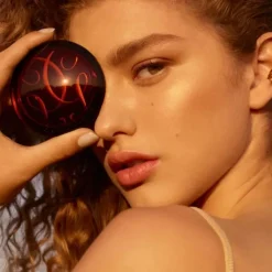 GUERLAIN Enlumineur|Terracotta Luminizer                La Poudre Enlumineur - 96% d'ingrédients d'origine naturelle Éclat scintillant & doré